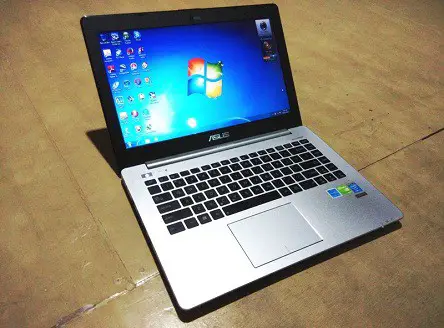 Laptop Asus diproduksi oleh Perusahaan yang berbasis di Taiwan √ Harga Laptop Asus Terpopuler  Handal